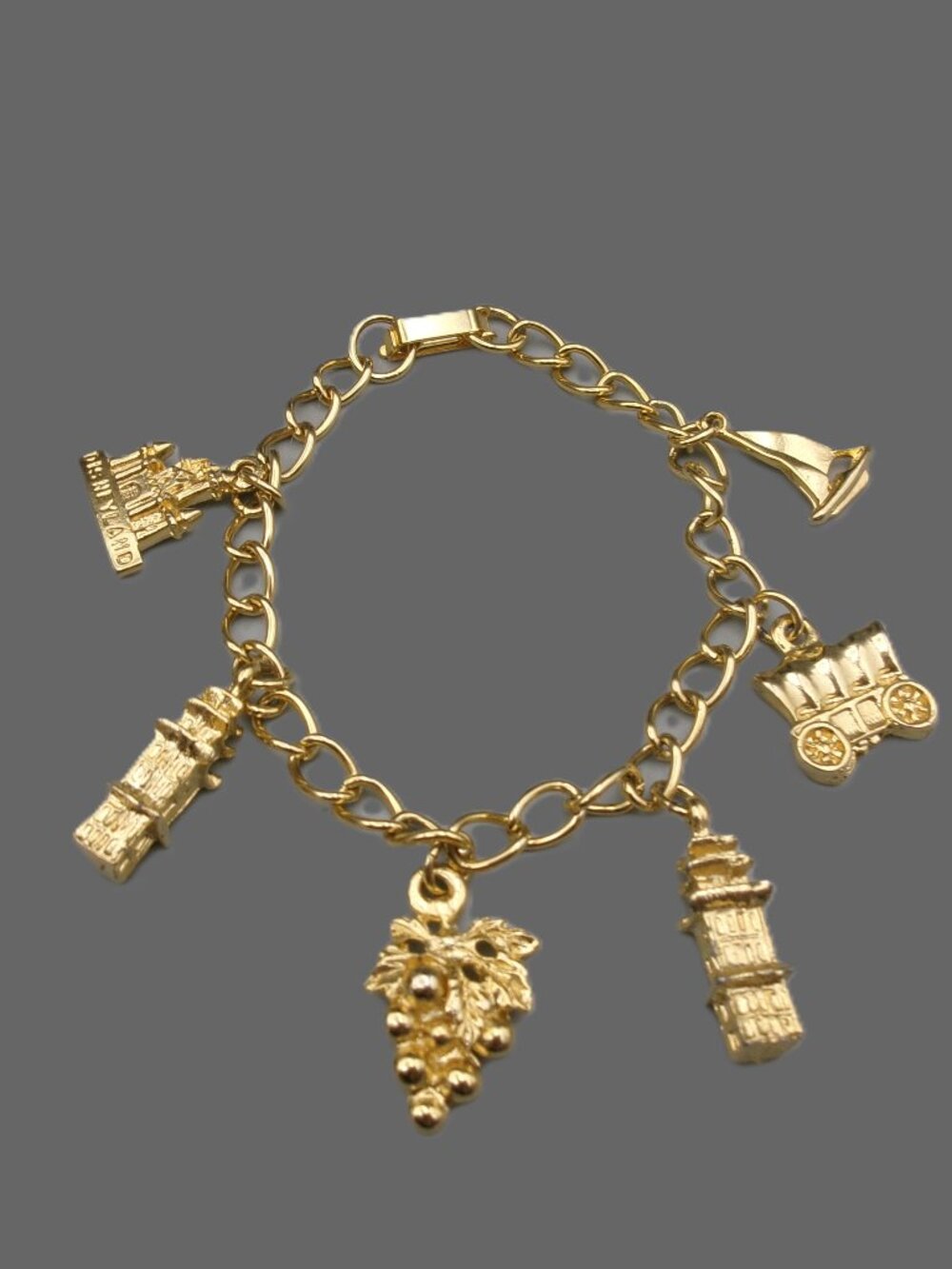 Vtg Gold California Charm Bracelet, Disneyland, Chinatown, Sailboat, Souvenir